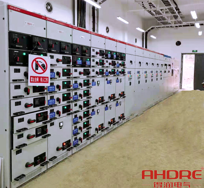 低壓柜項(xiàng)目現(xiàn)場(chǎng)圖1.jpg 低壓柜項(xiàng)目現(xiàn)場(chǎng)圖1.jpg