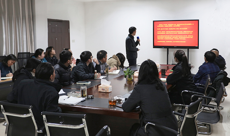 市場部.jpg 市場部.jpg