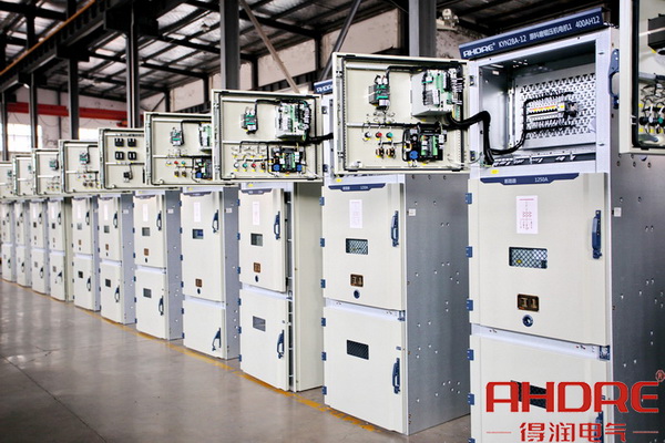 高壓柜成套柜.jpg 高壓柜成套柜.jpg