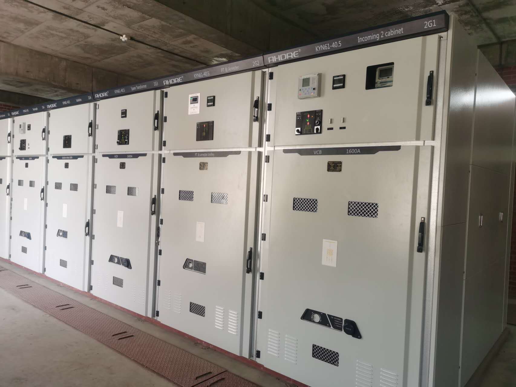 KYN61-40.5鎧裝移開式開關(guān)柜 KYN61-40.5鎧裝移開式開關(guān)柜