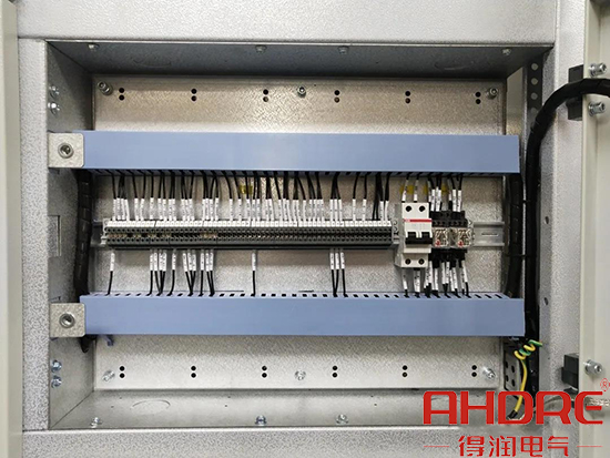 中間繼電器實物圖.jpg 中間繼電器實物圖.jpg