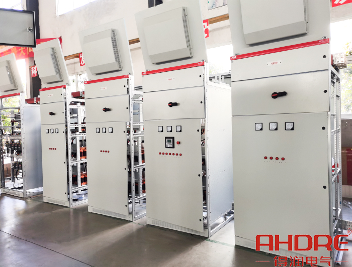 低壓電容柜.jpg 低壓電容柜.jpg